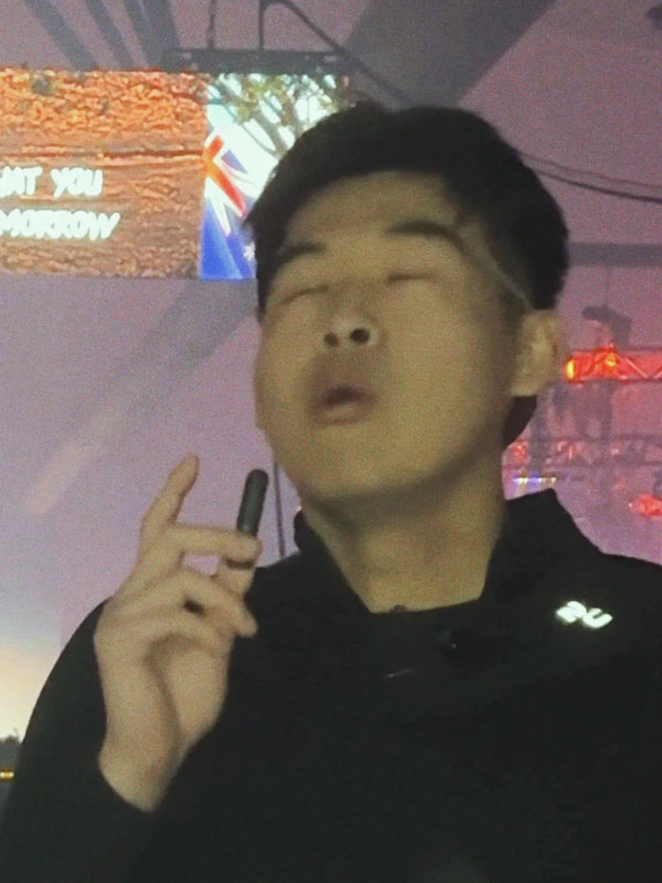 Inhale Club customer using a nasal inhaler