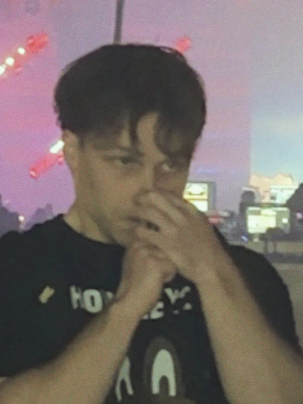 Inhale Club customer using a nasal inhaler